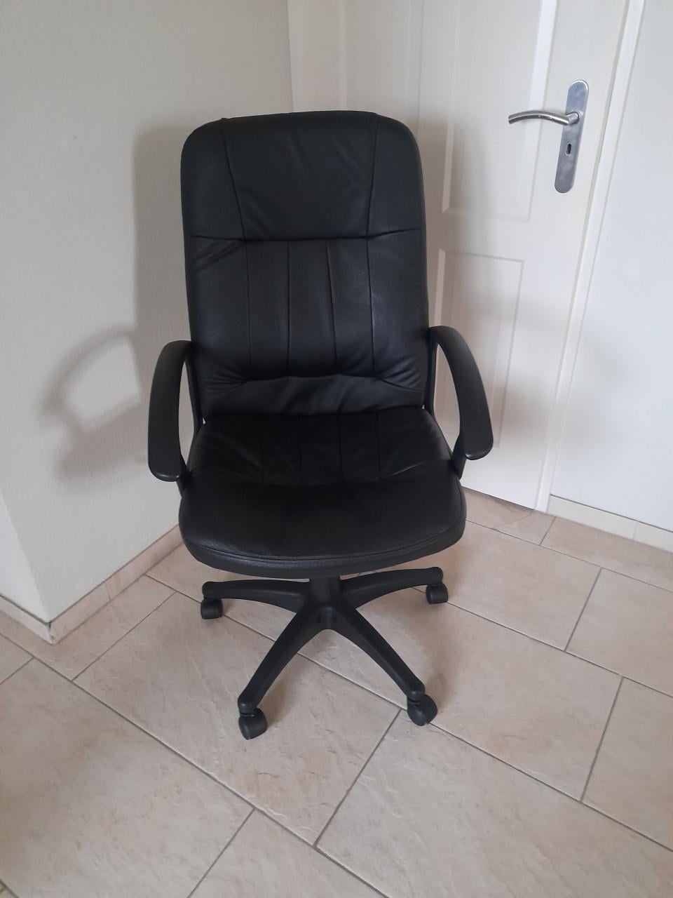 Bureaustoel (in goede staat )