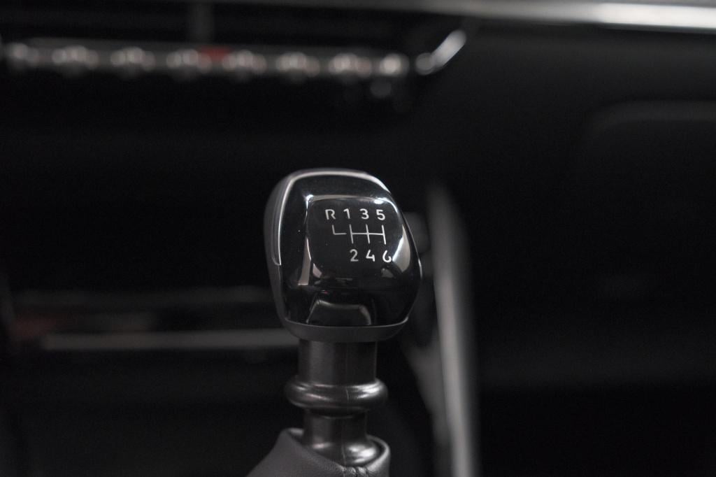Peugeot 208 puretech 100 allure | camera | navigatie | parkeersensoren | ap