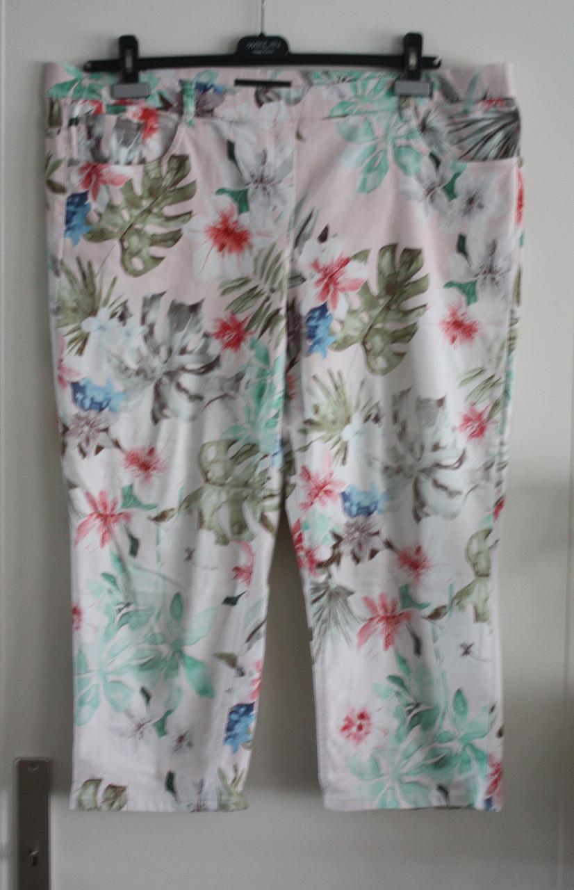 Bloemen  3/4 broek maat 50