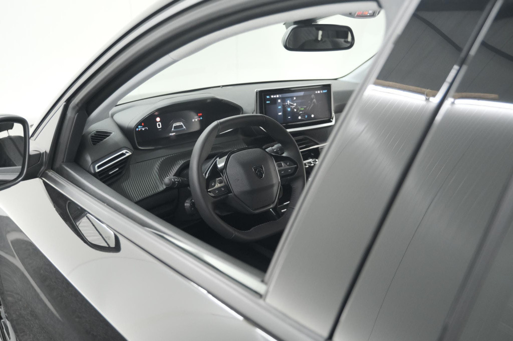 Peugeot 208 puretech 100 allure | 360 camera | dodehoekdetectie | navigatie