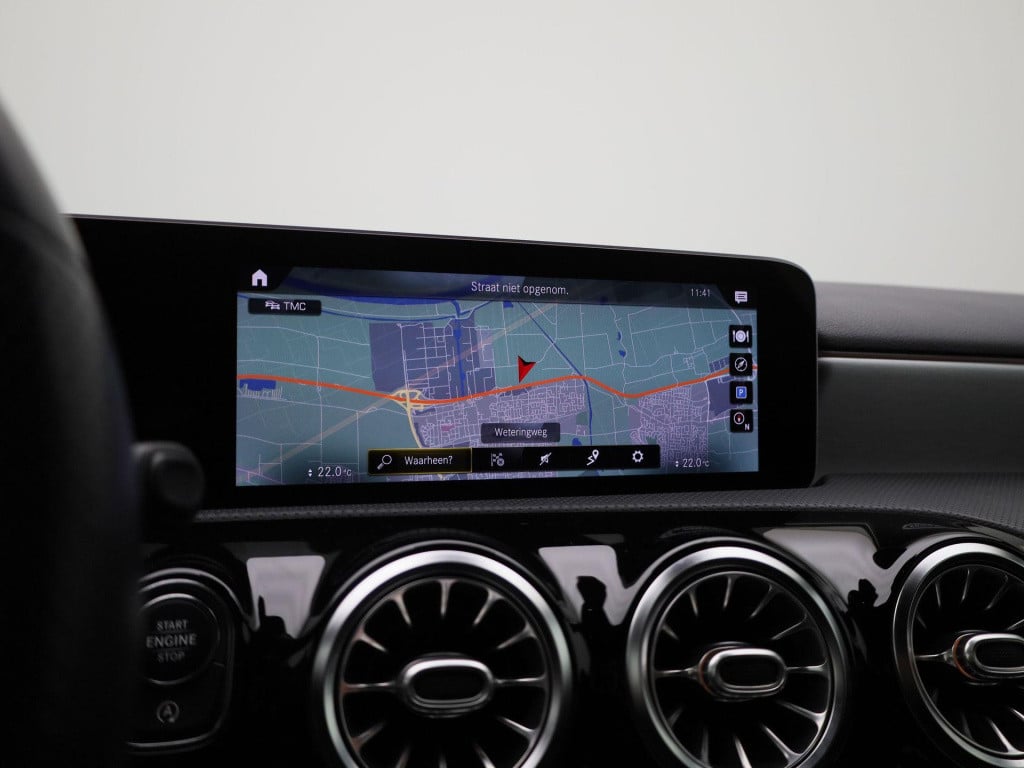 Mercedes-Benz A-Klasse 180 business solution amg | automaat | half leder | 