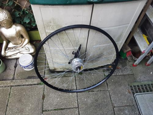 28 inch nexus voorwiel, naafdynamo, rollerbrake rem  ( zwarte velg  )