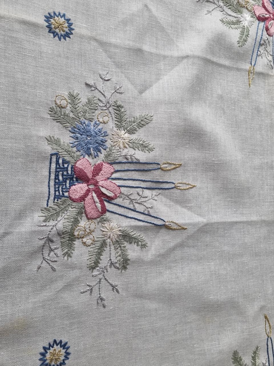 Kerstkleedje geborduurd
