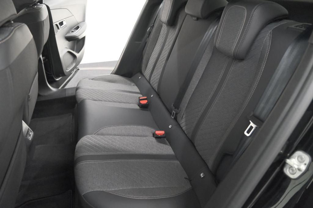 Peugeot 2008 puretech 100 allure | apple carplay | parkeersensoren | climat