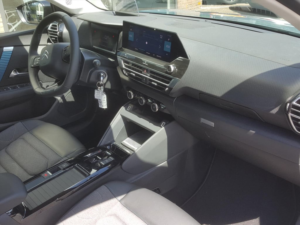 Citroen Ë-c4 feel pack 50kwh 136pk 3-fase navigatie | trekhaak | apple carp