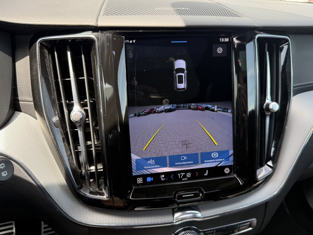 Volvo XC60 t6 340pk recharge r-design| adap.cruise| luchtvering| panodak| 2