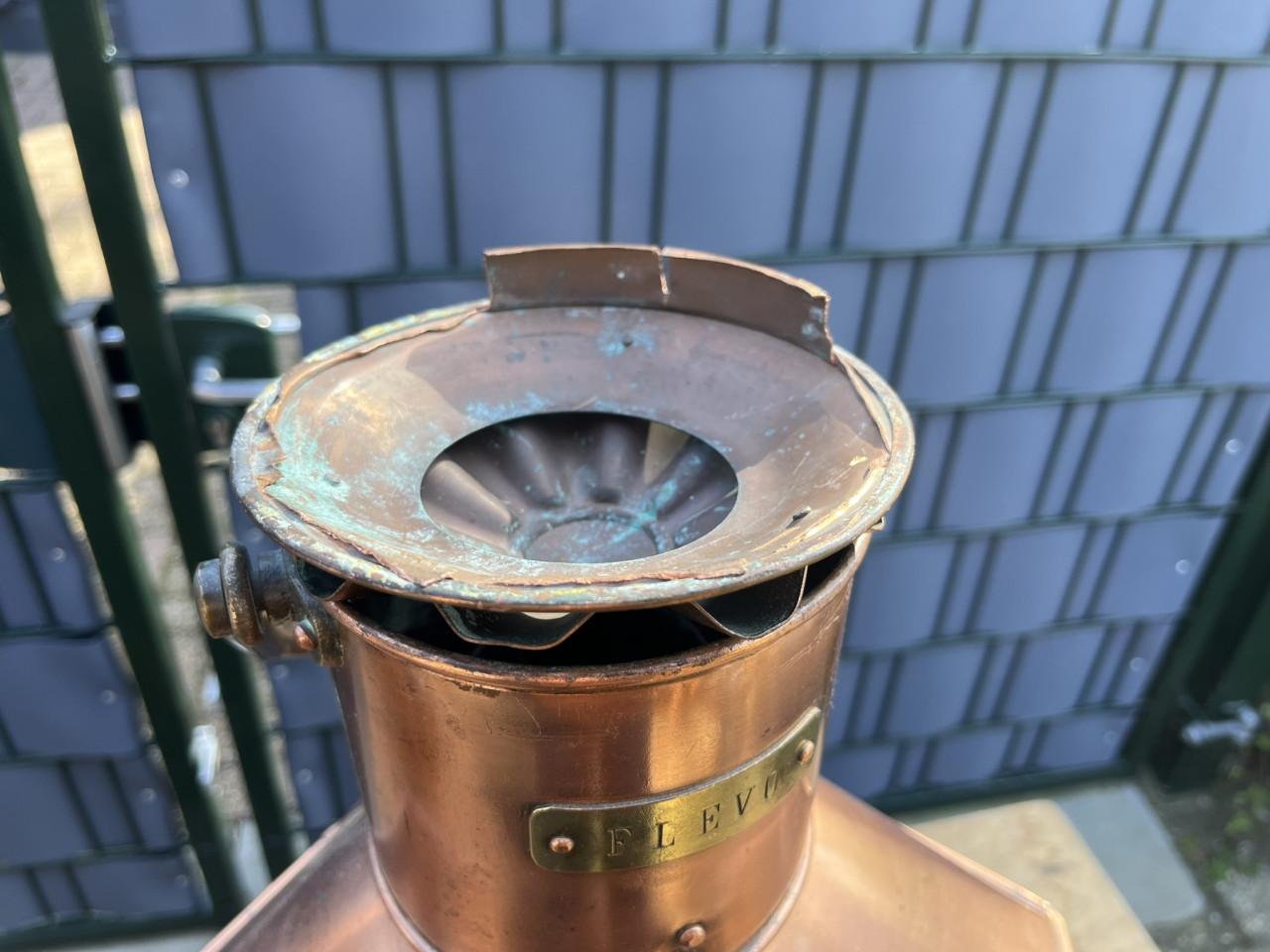 Bak - en stuurboor lampen van koper