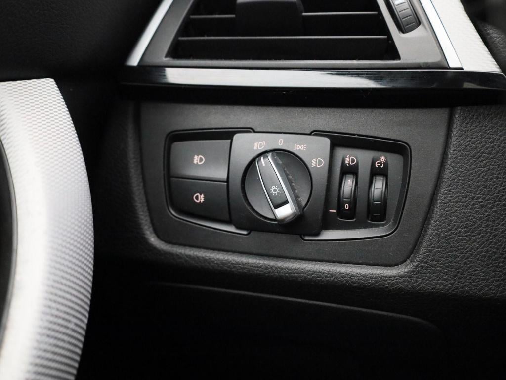 BMW 3-serie 320i m sport edition | automaat | sportonderstel | lmv | schuif