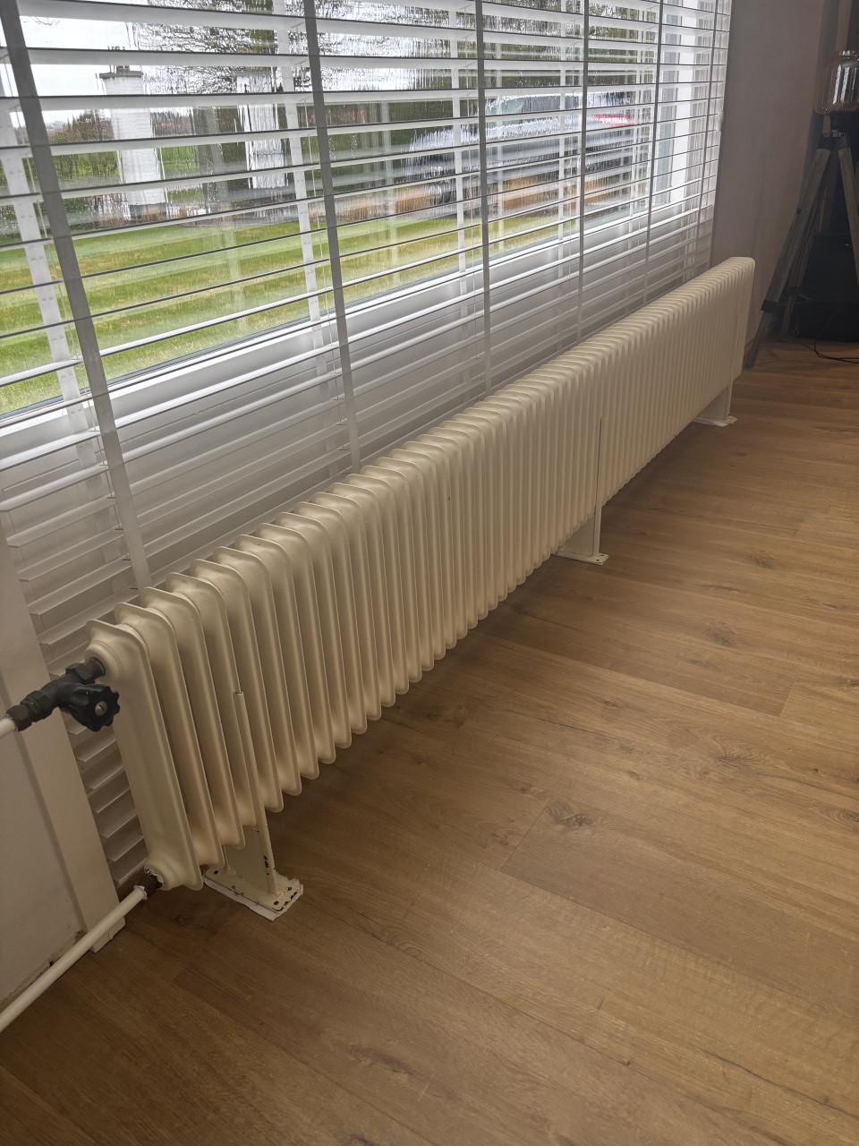 Staande retro vintage radiator