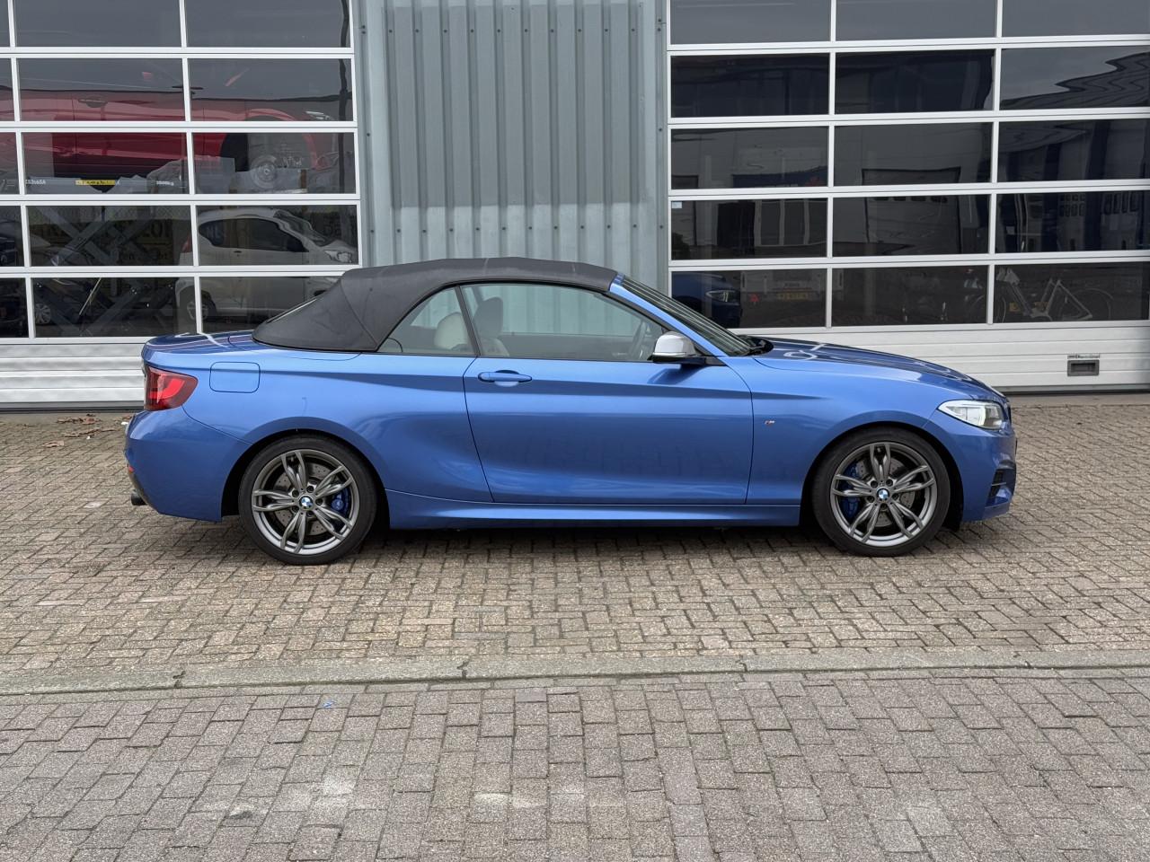 BMW 2-serie Cabrio - M235i xDrive |Full Option | Harman Kardon | Memory