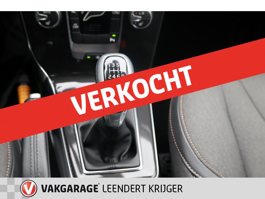 Volvo V40 cross country 2.0 t3 momentum|trekhaak|volledig rijklaar|12 maand