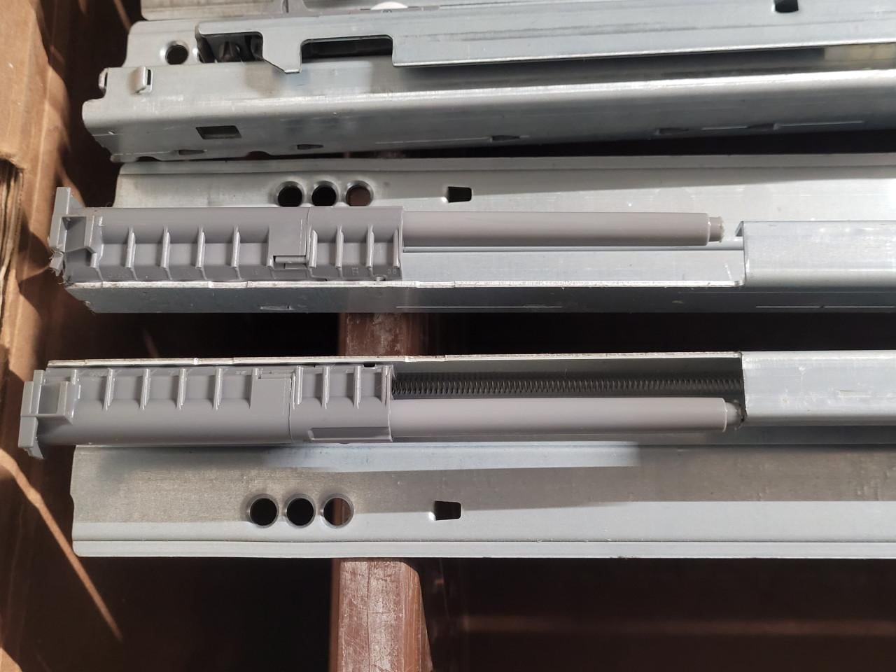 Ladegeleiders, Blum Blumotion