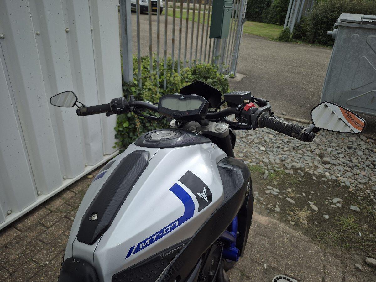 Yamaha MT-07 uit 2016 stoere naked bike, full options!
