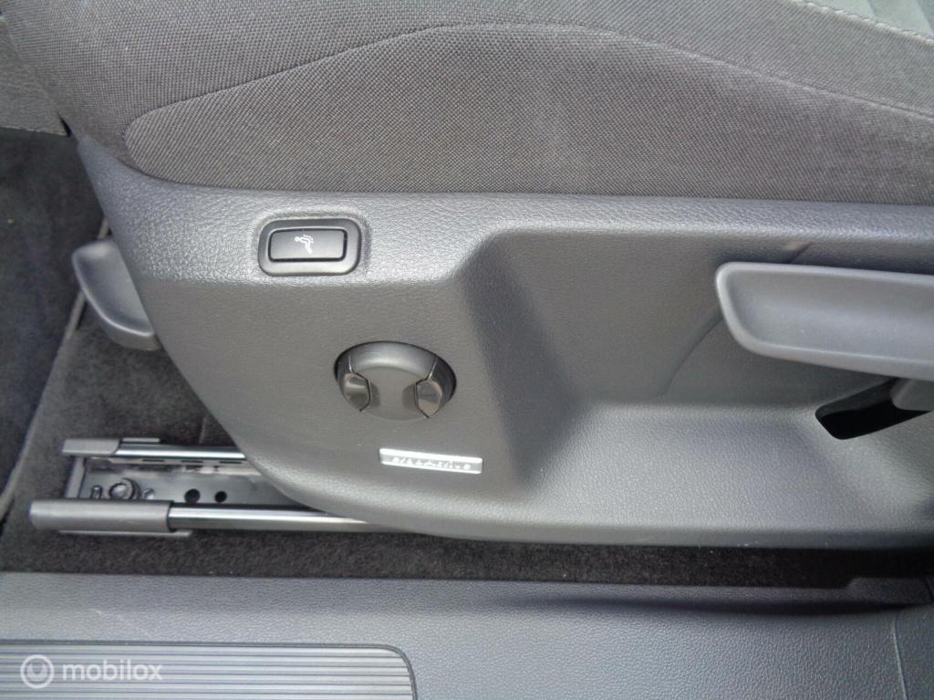 Volkswagen Touran 1.5 tsi comfortline business 7p/airco/pano/stoelverw/came