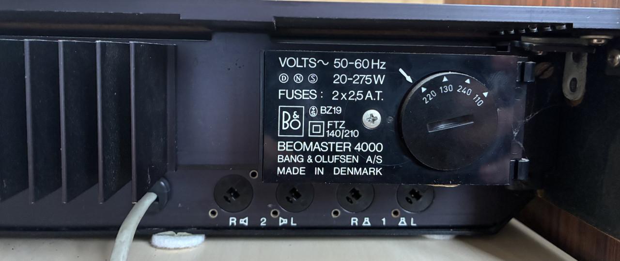 B&O Beomaster 4000 + Luidsprekers (Beovox 4703)