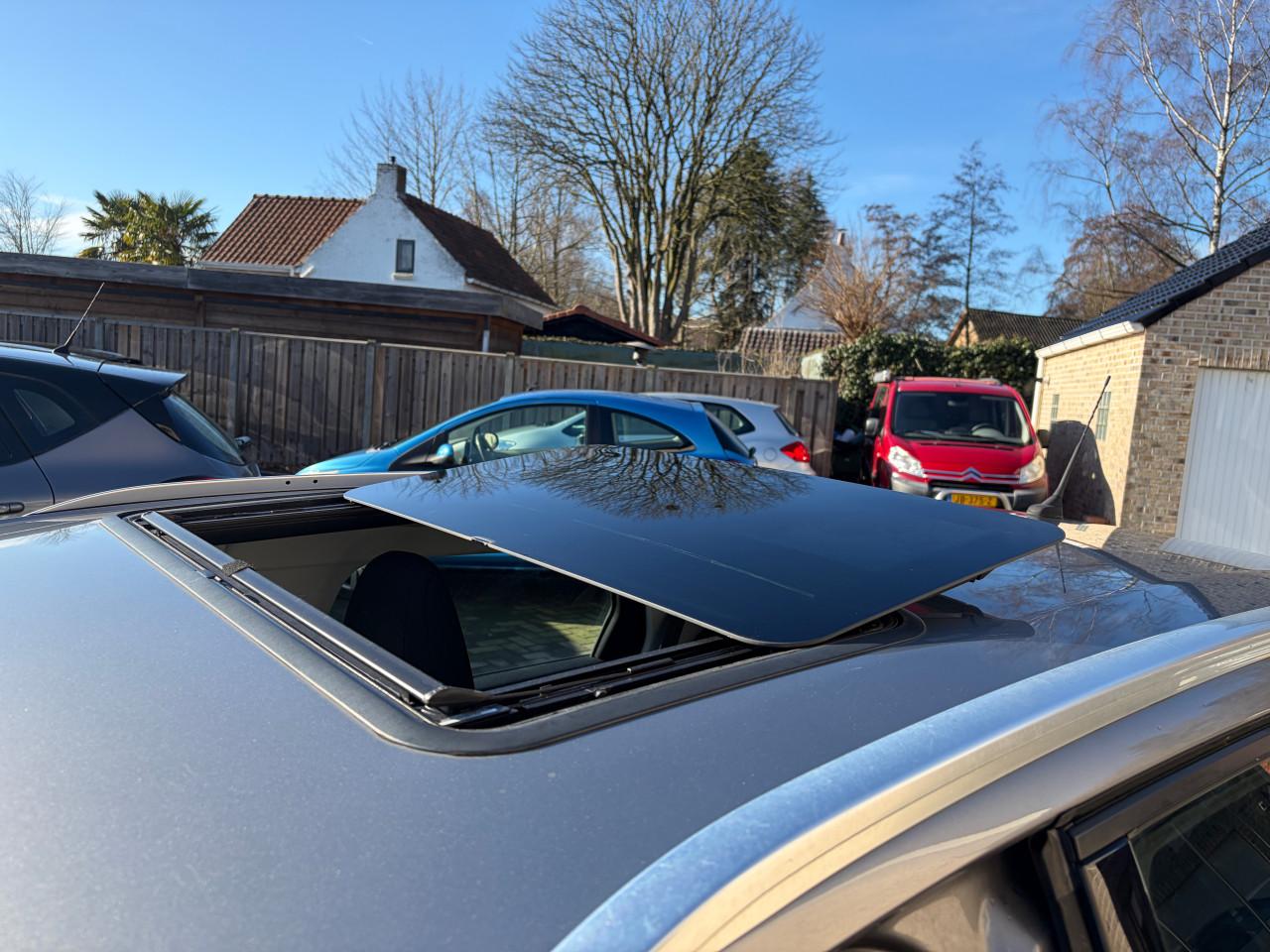 Peugeot 308 1.2 e thp sw 2015 airco navigatie