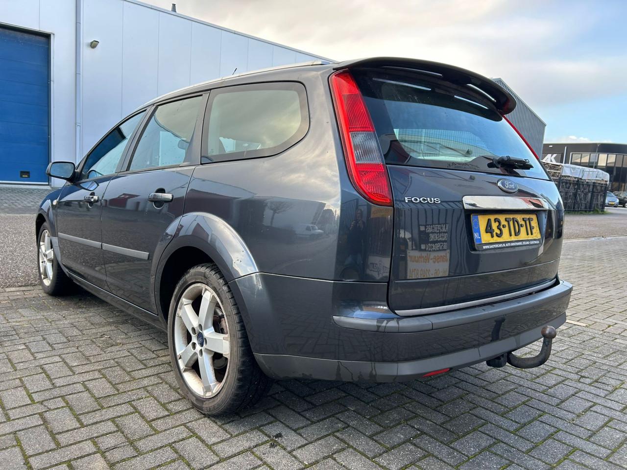 Ford Focus Wagon 1.6-16V Futura In de opties!