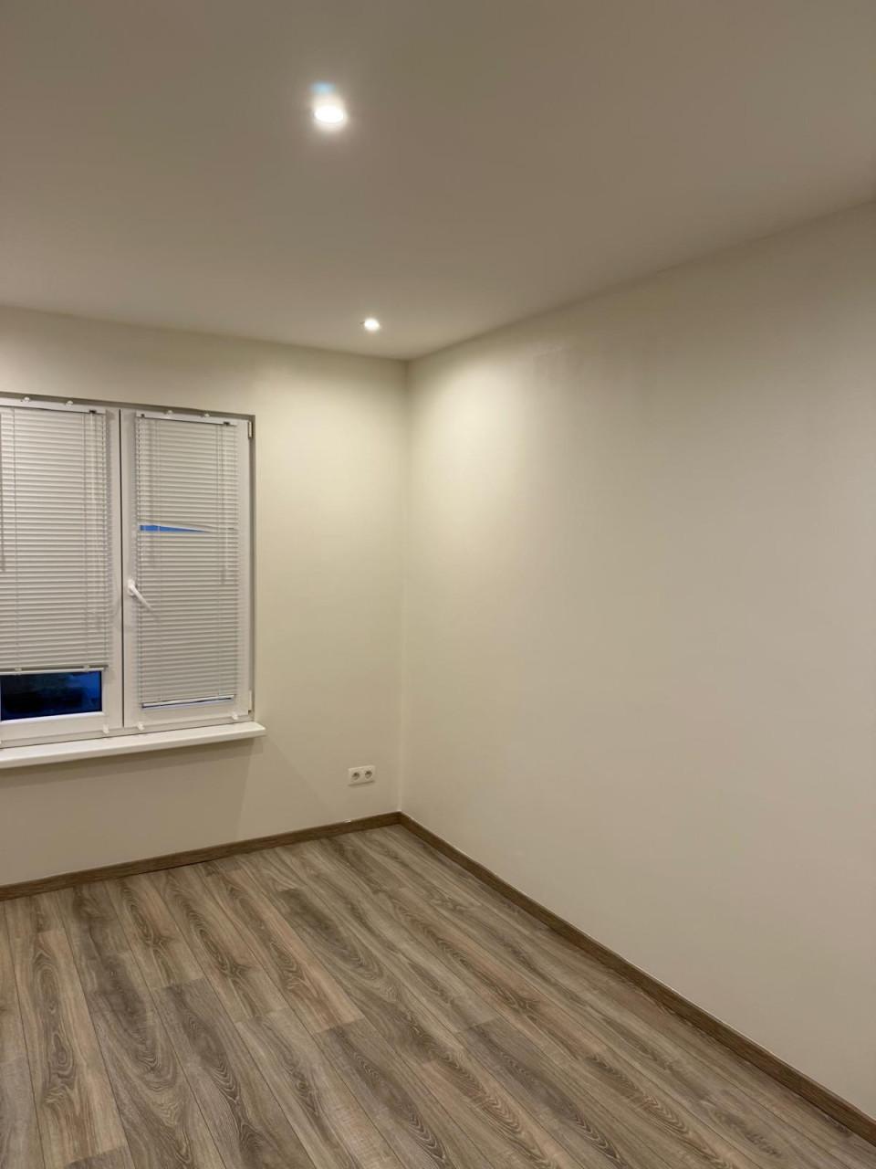 Professioneel schilder, stucwerk en laminaat legger Tel: 06-42810770