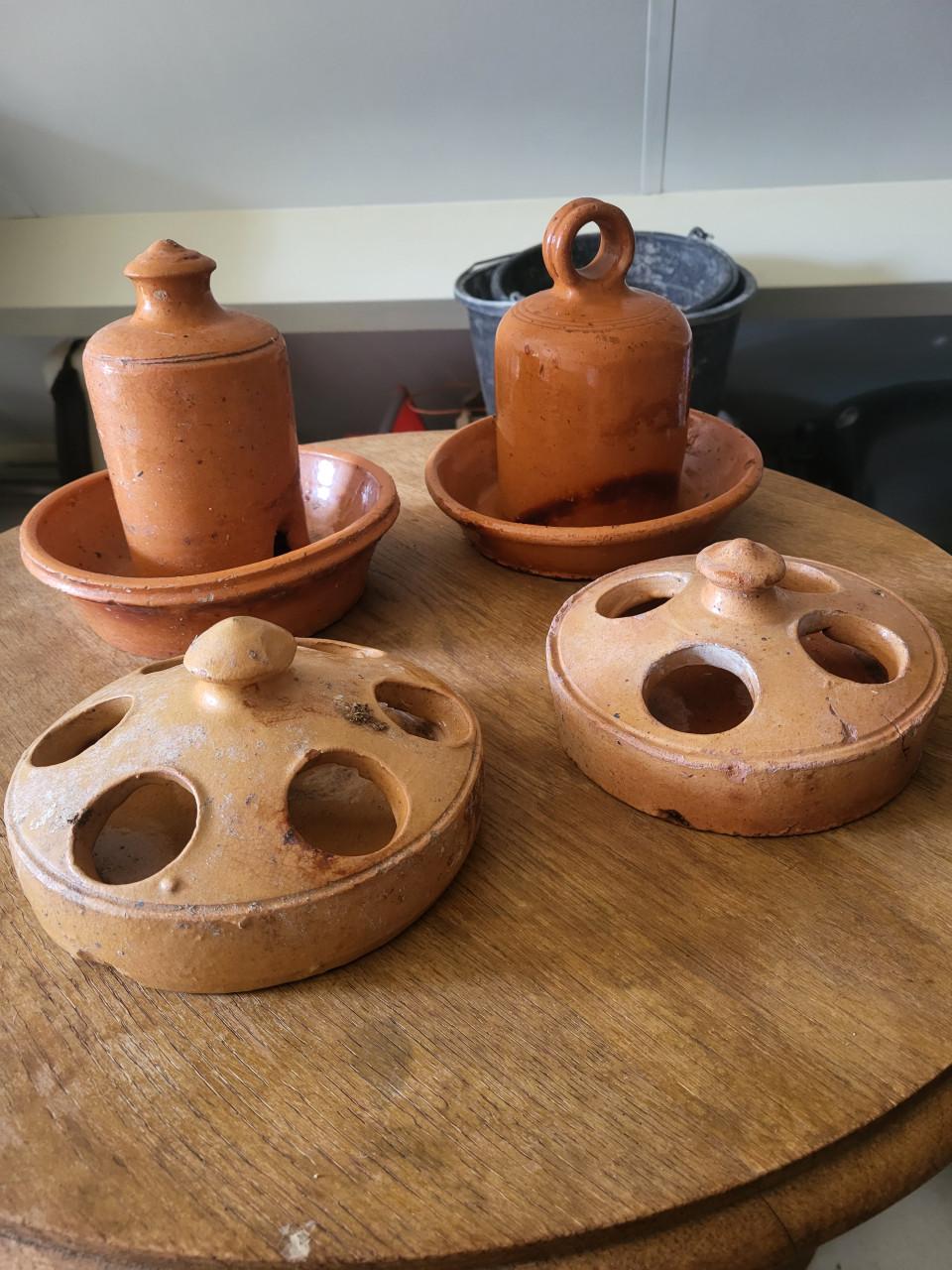 Drink  bakjes voor kuikens