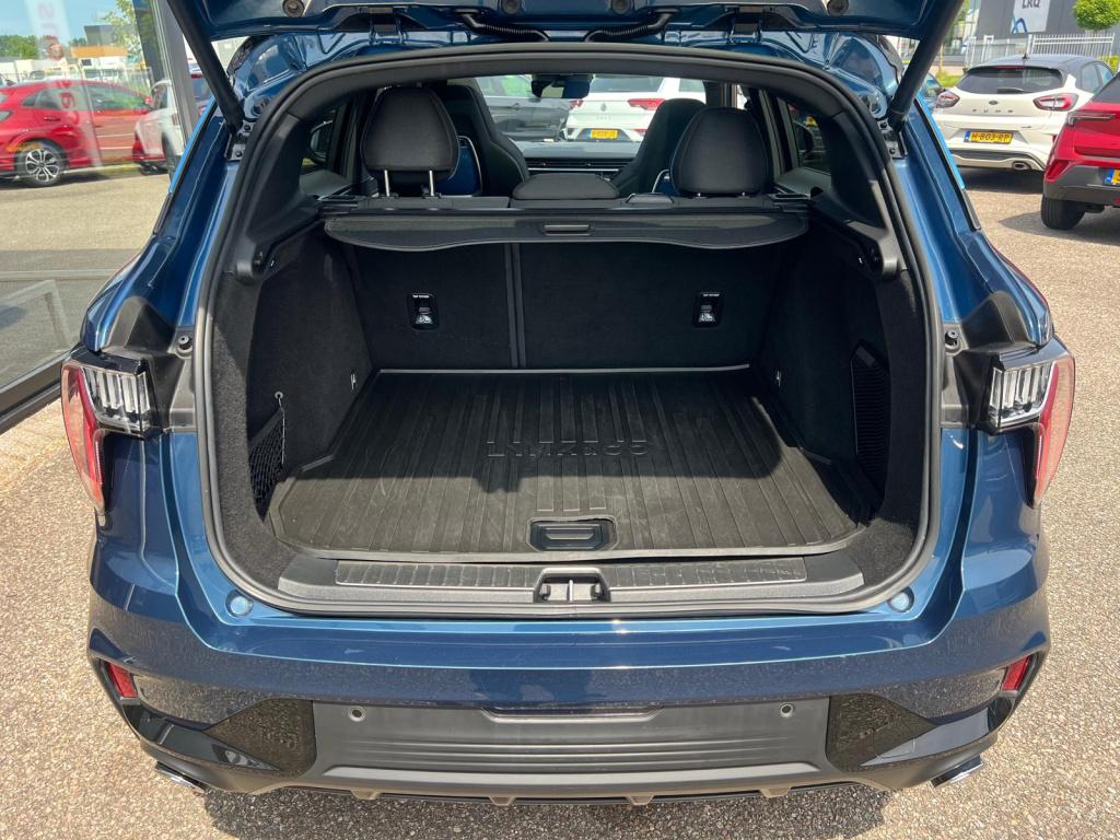 Lynk & Co 01 1.5 261pk panodak , adaptive cc , carplay , 360gr camera