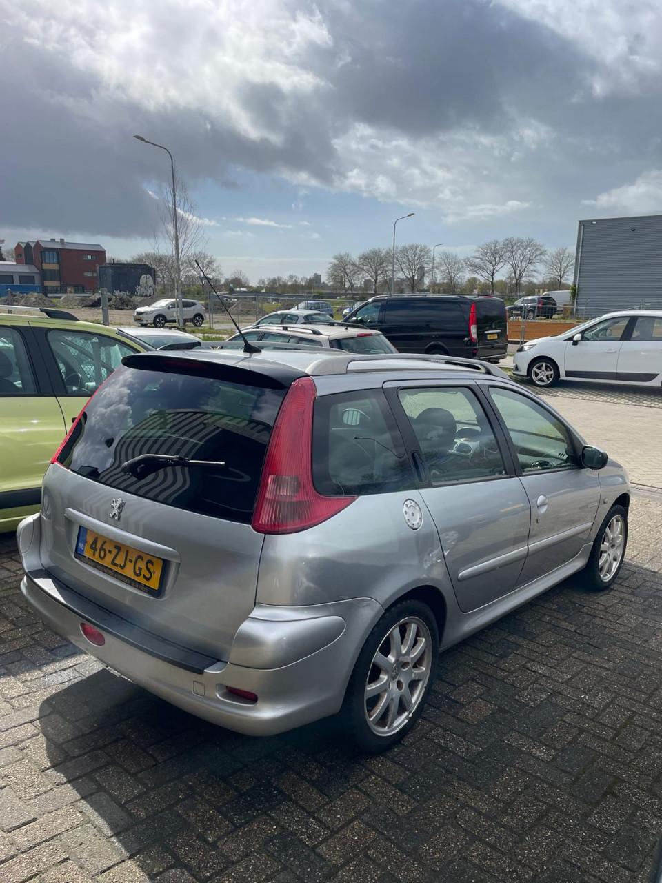 Peugeot-206 SW 1.6-16V Quiksilver