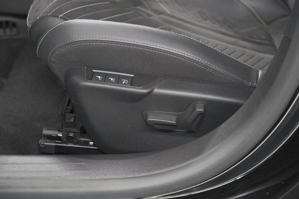 Peugeot 208 1.2 hybrid 145 e-dcs6 gt | alcantara pakket | camera | apple ca