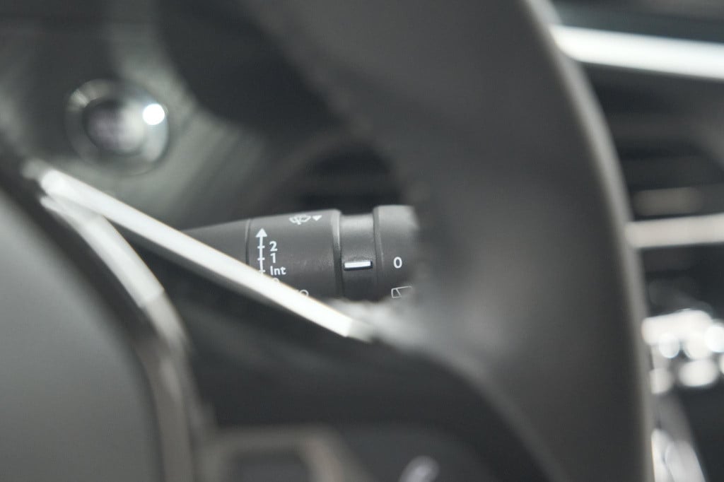 Peugeot E-2008 ev allure pack 50 kwh | 3 fase laadfunctie | camera | naviga