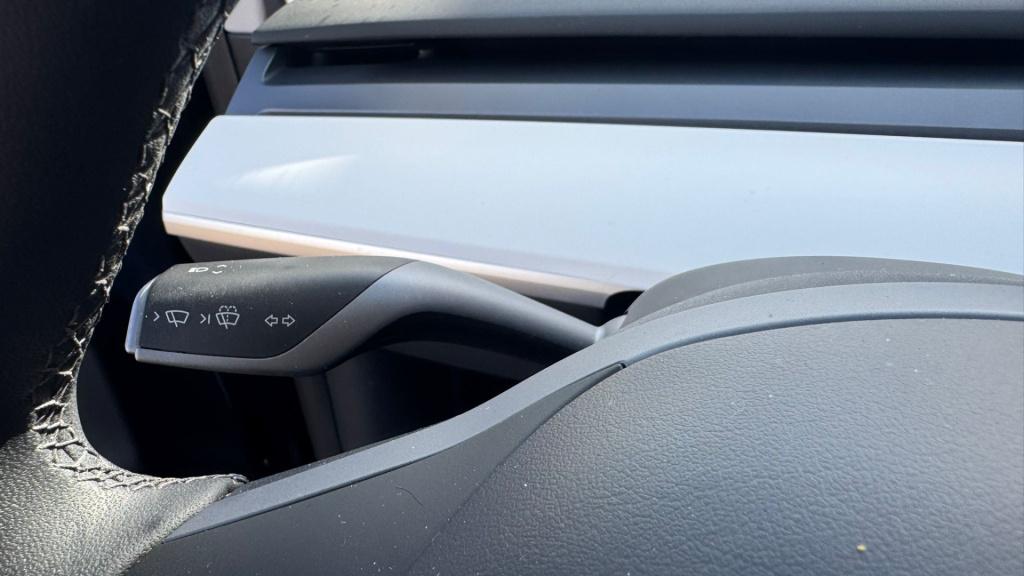 Tesla Model Y rwd 58 kwh