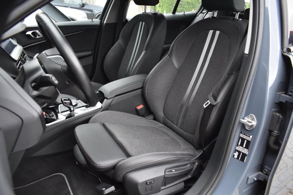 BMW 1 Serie 116i sportline | camera | apple carplay | android auto | nap | 