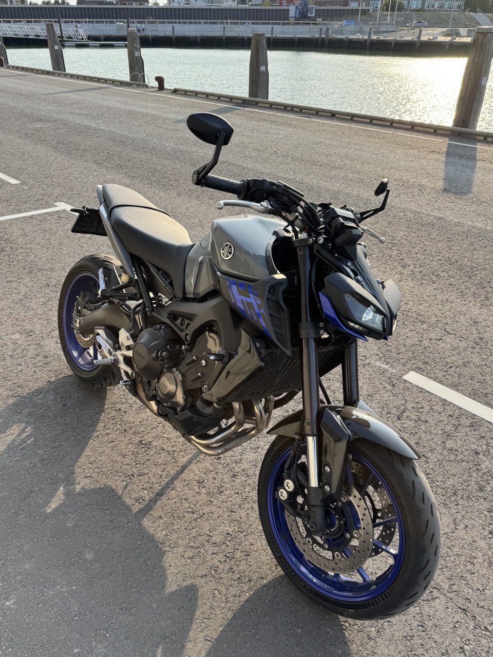 Yamaha MT-09, Vapor Grey, Quick Shifter,