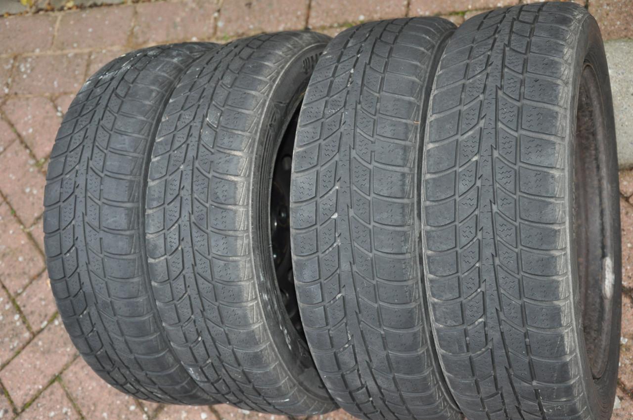 4x  14" velgen steekmaat 4x 100, ET 45 en naaf 54 + Hankook winterbanden