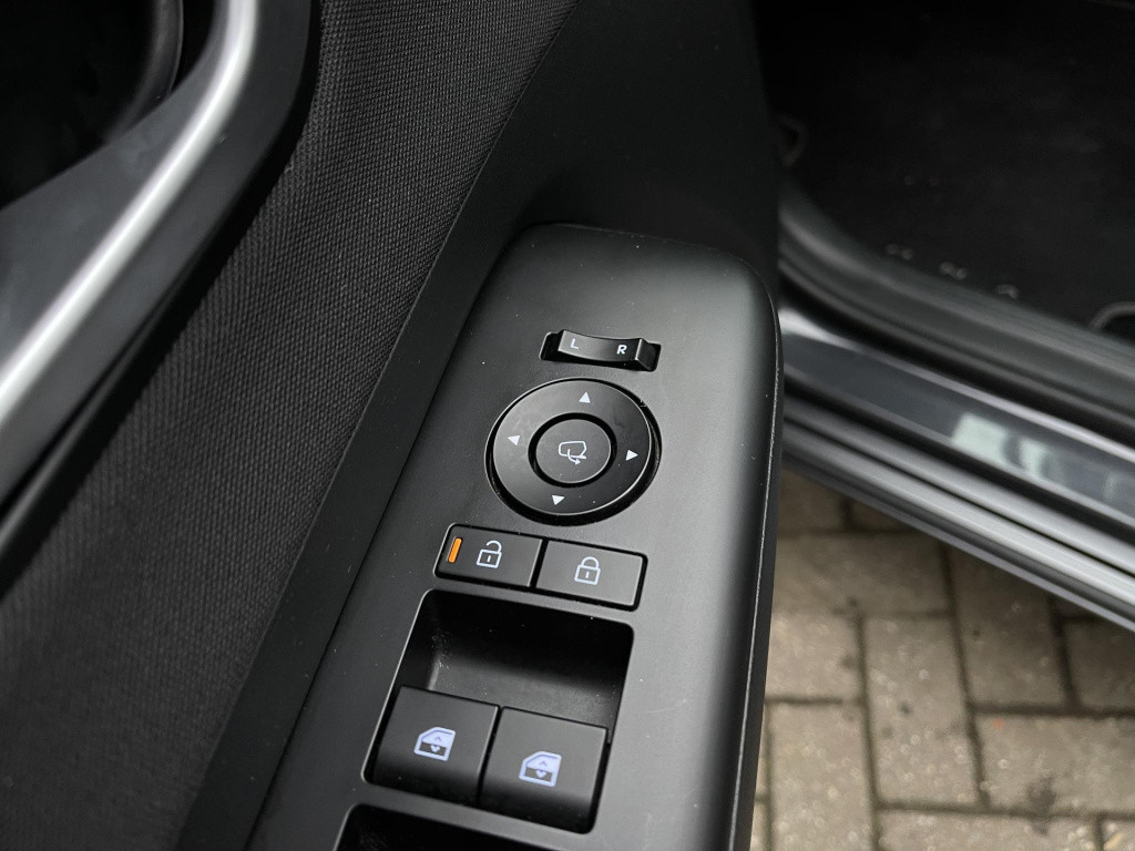 Hyundai Kona 1.6 gdi hev comfort smart | elek. achterklep | stuur- + stoelv