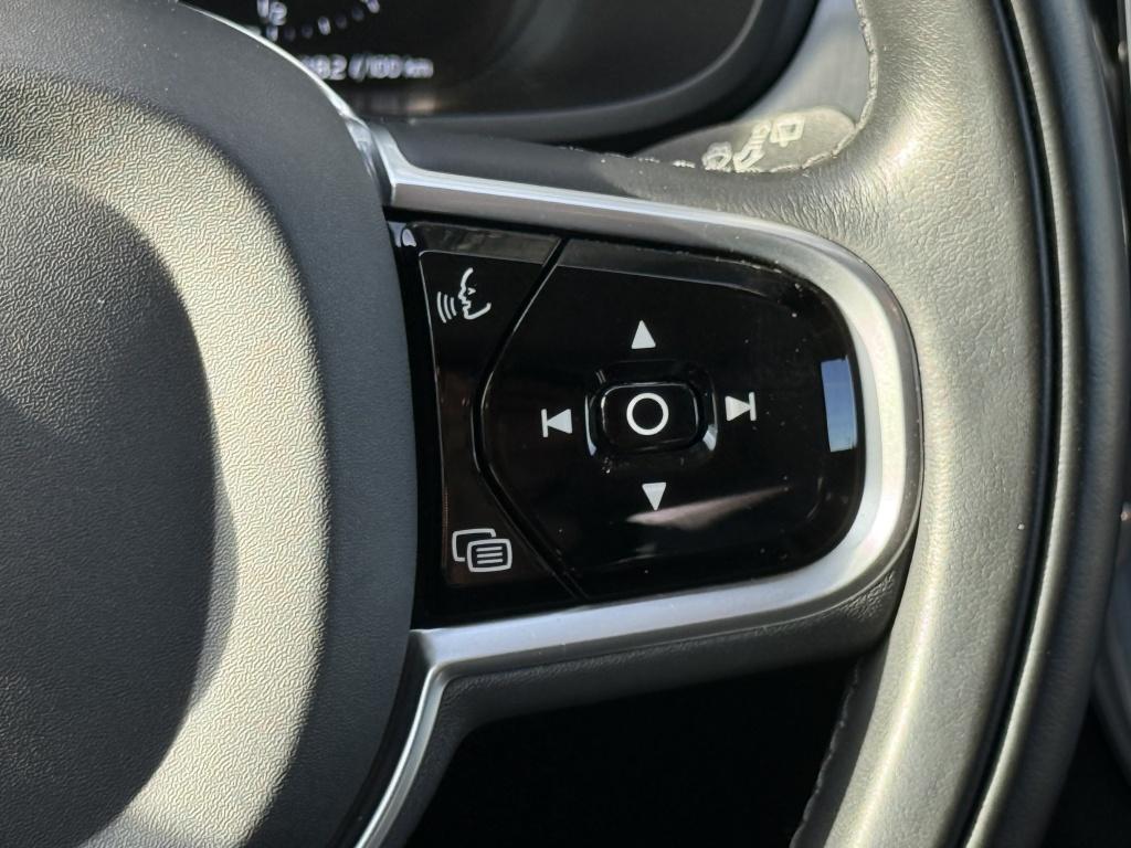 Volvo V90 t4 190pk momentum |adap.cruise| leder | trekhaak | stoel/stuurve