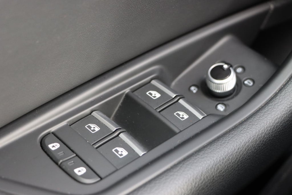 Audi A4 avant 40 tfsi s-edition s-tronic 204pk