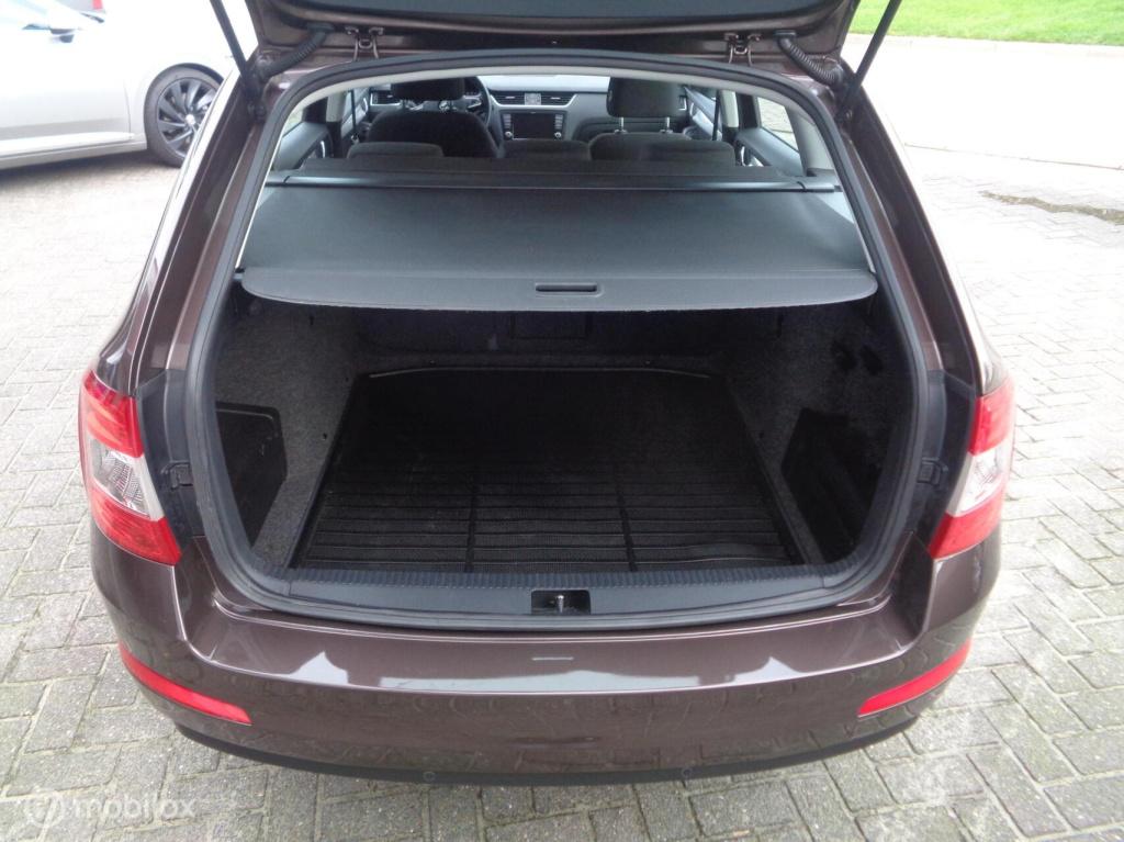 Skoda Octavia combi 1.2 tsi greentech ambition businessline/airco/ecc/pdc/c