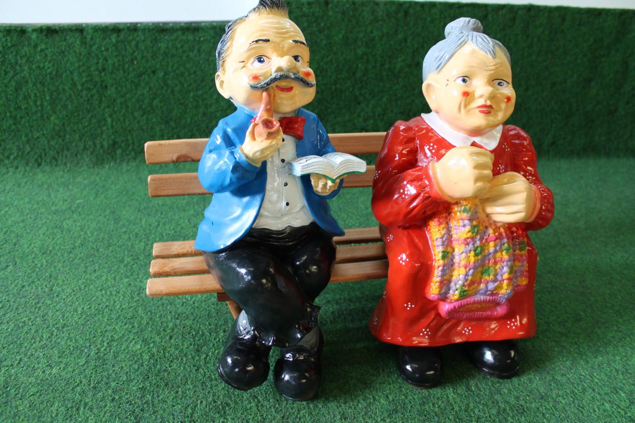 Kabouter Bobbi met blote borsten groot - 44 cm - Tuindecoratie