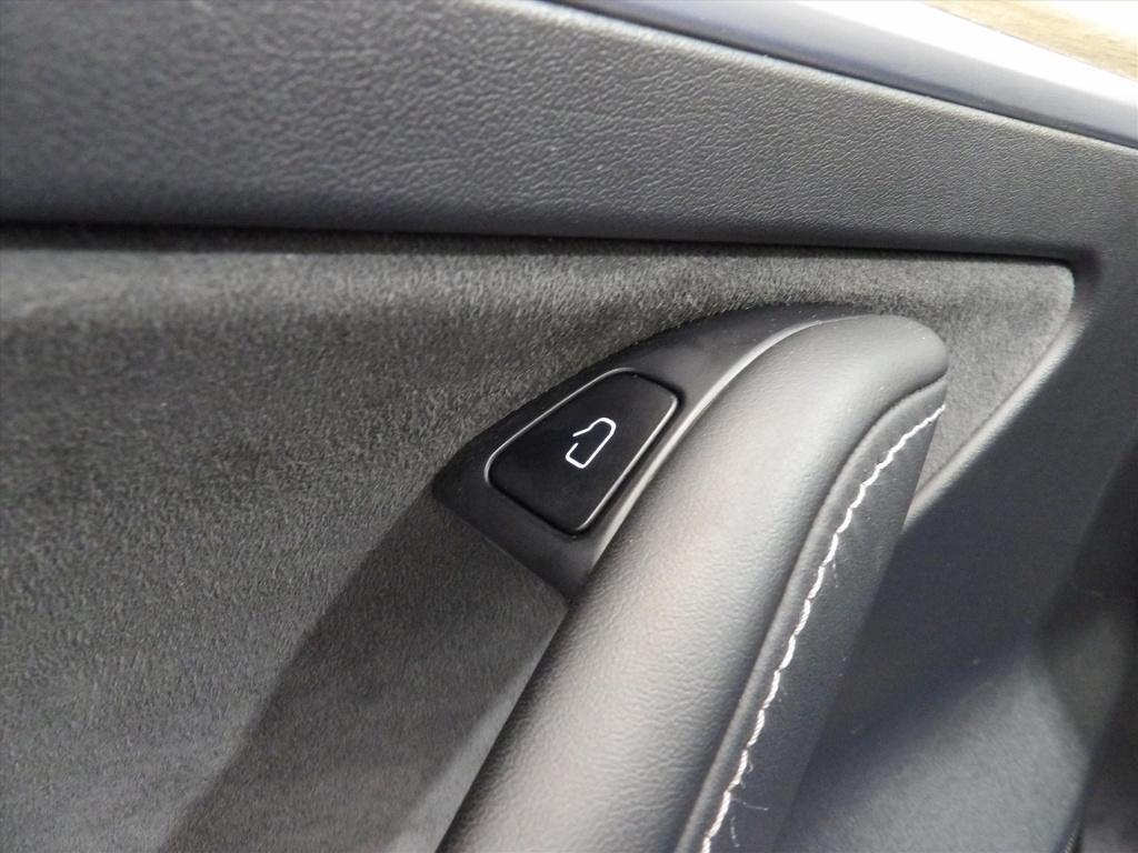 Tesla Model 3 standard 60 kwh plus rwd