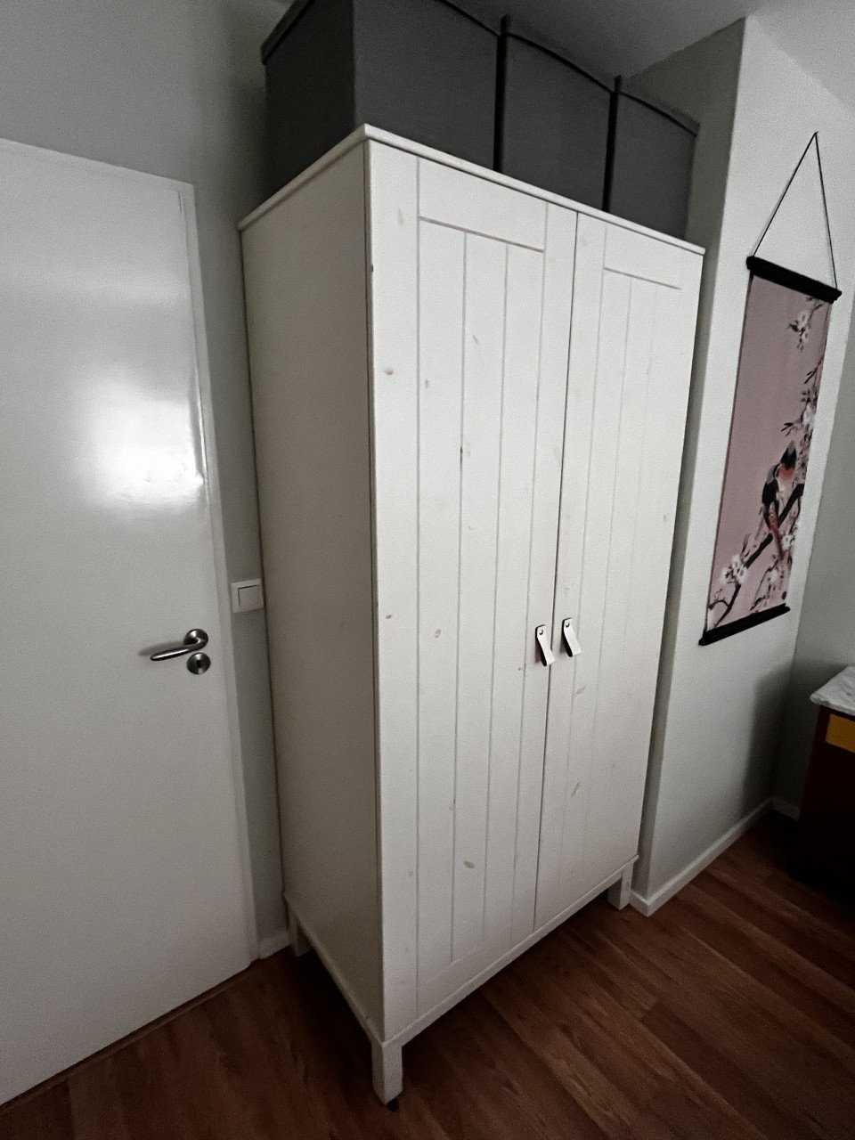 Mooie grote houten kledingkast, wit