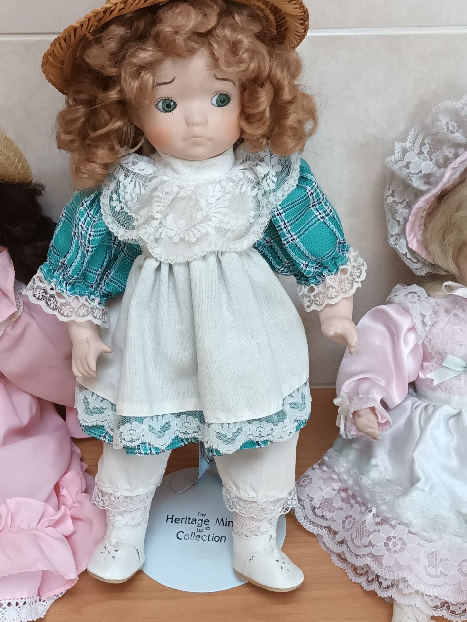 Vier stuks Amerika's porseleinen poppen America's Porcelain Dolls-Collectie