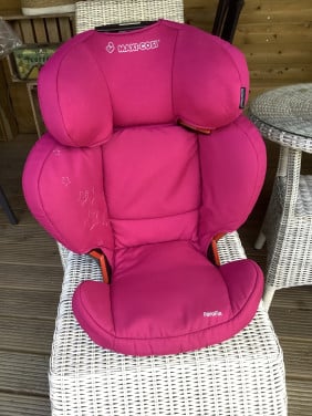 Nette autostoel Maxi-Cosi FeroFix. Verstelbare rug in hoogte.