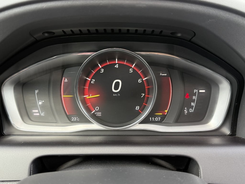 Volvo XC60 t5 245pk aut6 polar+ luxury| panodak| trekhaak| standkachel| ca