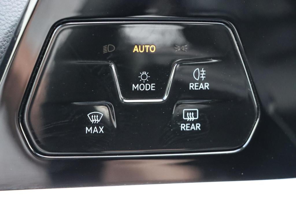 Volkswagen Golf 1.5 ehybrid life edition 204pk dsg6 | soh 100% |