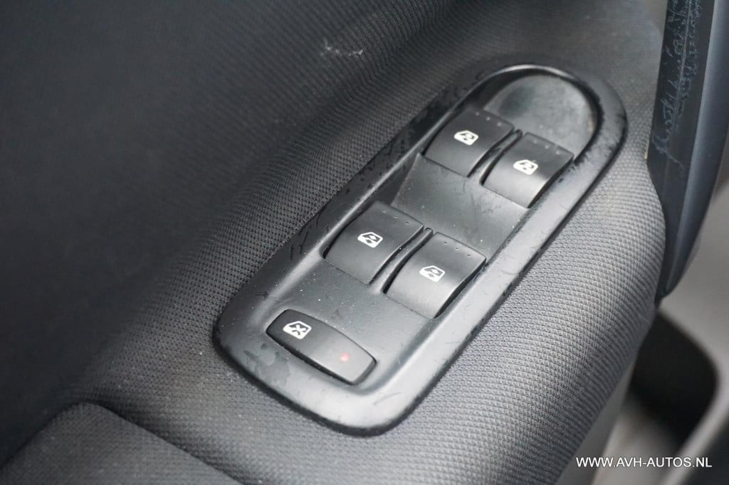 Renault Scenic 1.6-16v business line