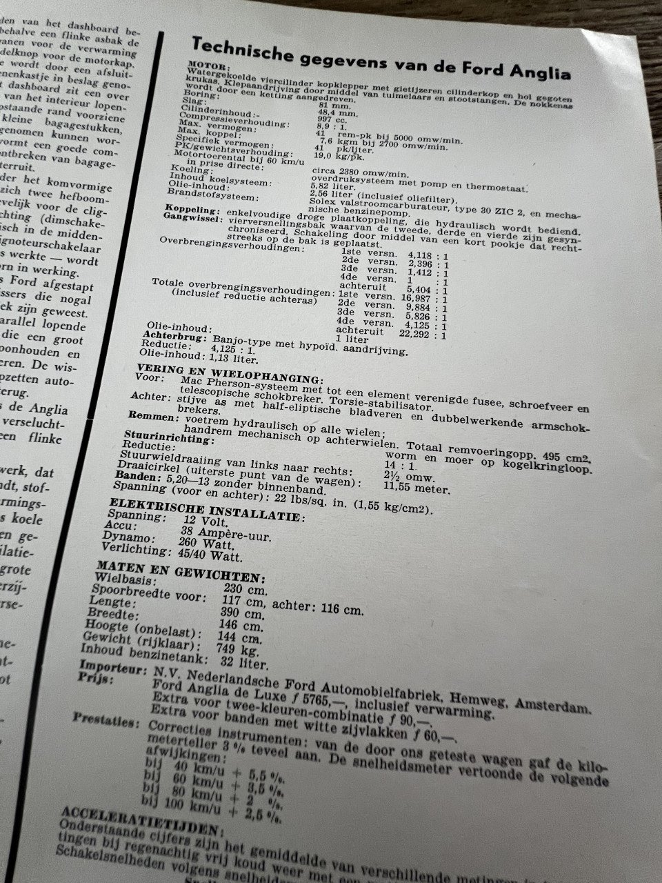 Ford Anglia autobrochure