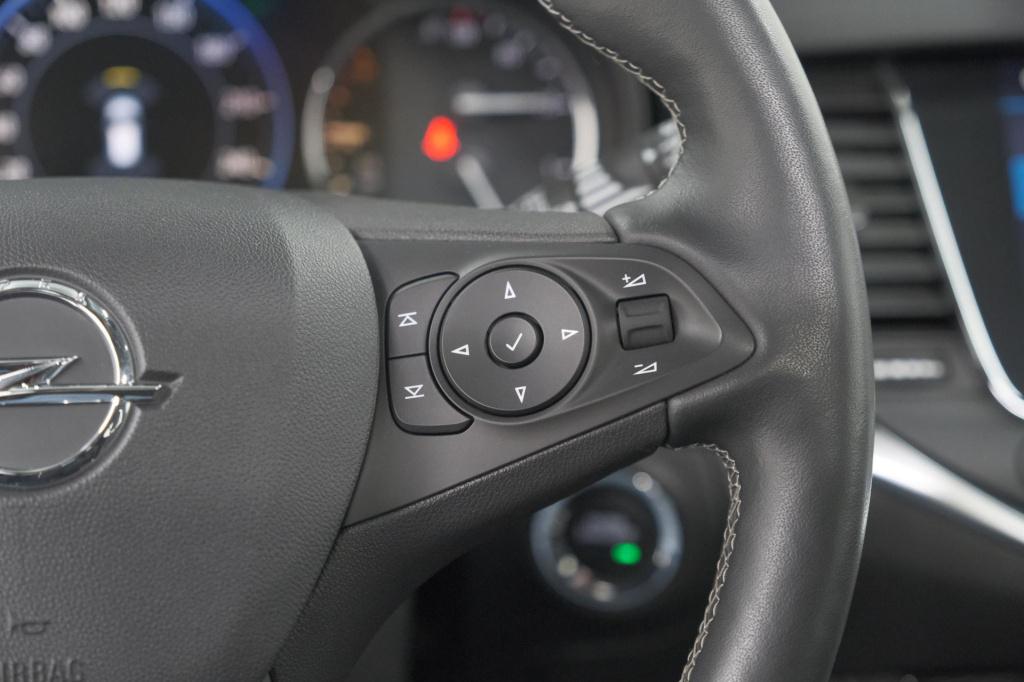 Opel Astra 130 business elegance | schuif-/kanteldak | camera | stoelventil