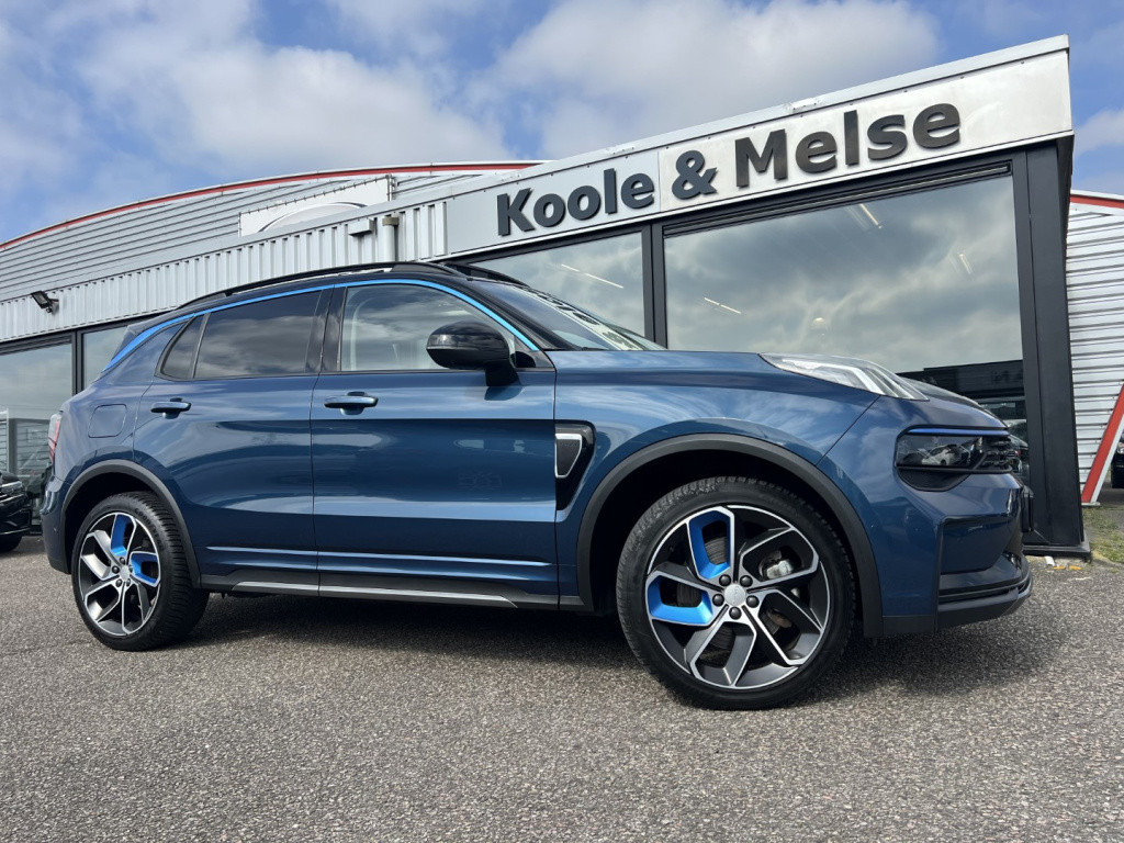Lynk & Co 01 1.5 261pk plug in hybrid , panodak , 360 camera