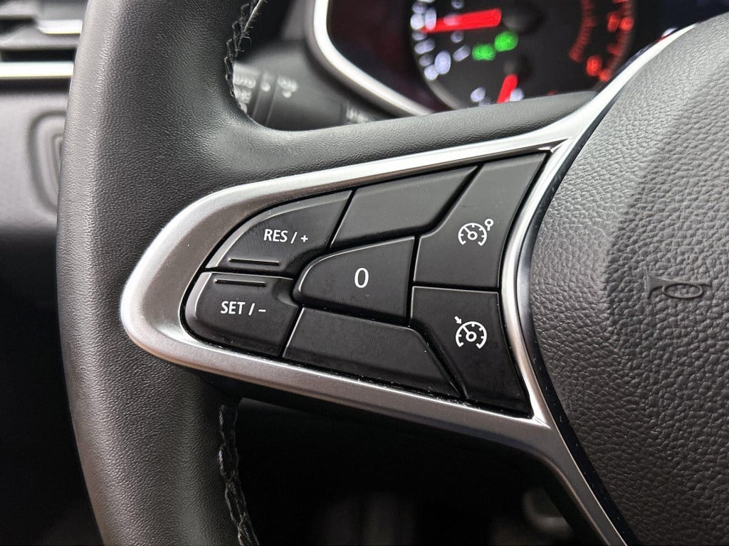 Renault Clio 1.0 tce zen | parkeer sensoren | cruise control | navigatie | 
