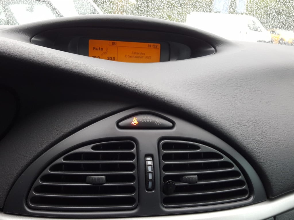 Citroen C5 2.0 16v ligne prestige cruise & climate control | parkeersensore