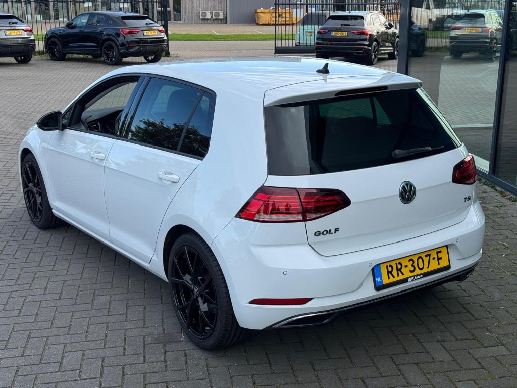 Volkswagen Golf 1.0 tsi * massage stoel * camera * carplay * stoelverwarmin