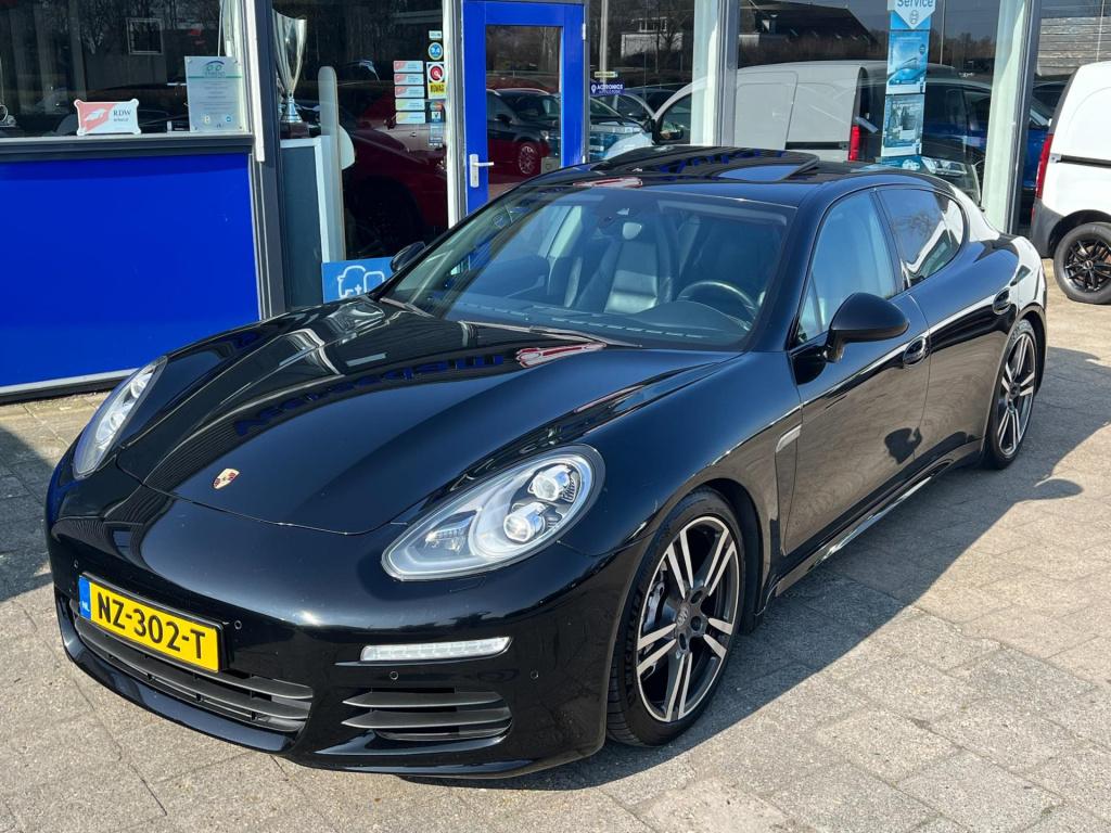 Porsche Panamera schuif/kanteldak, leer, navi, afn. trekhaak enz...